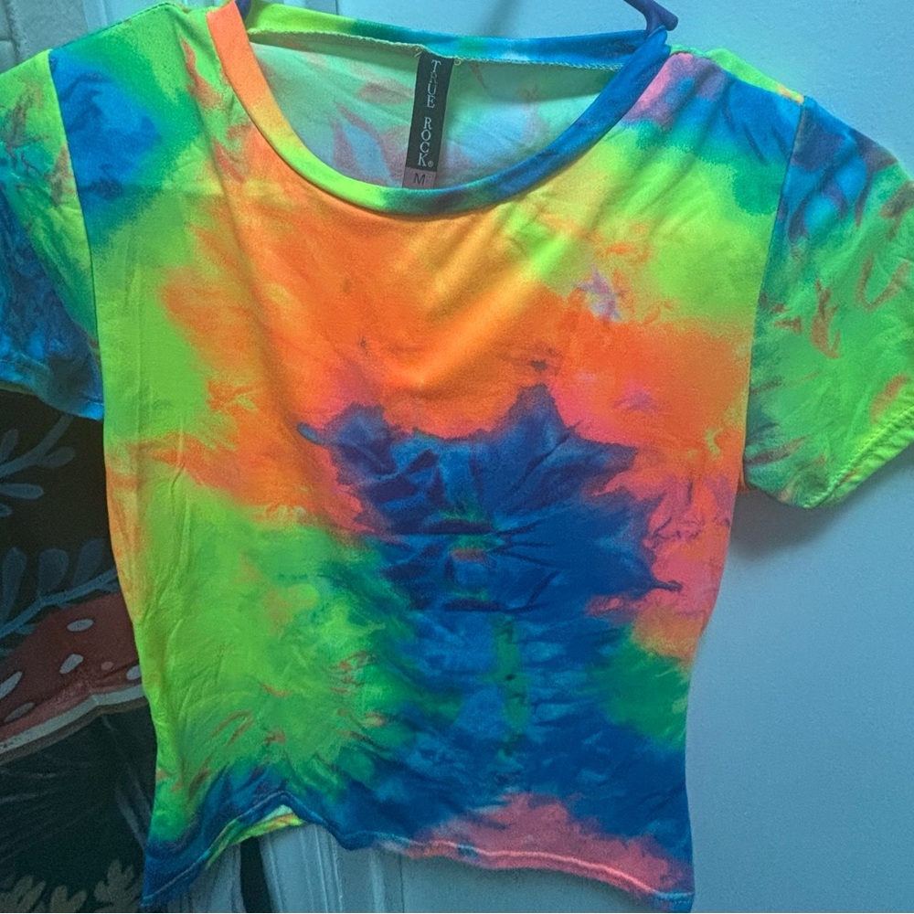 Vibrant Tie-Dye T-Shirt w/Matching Pants